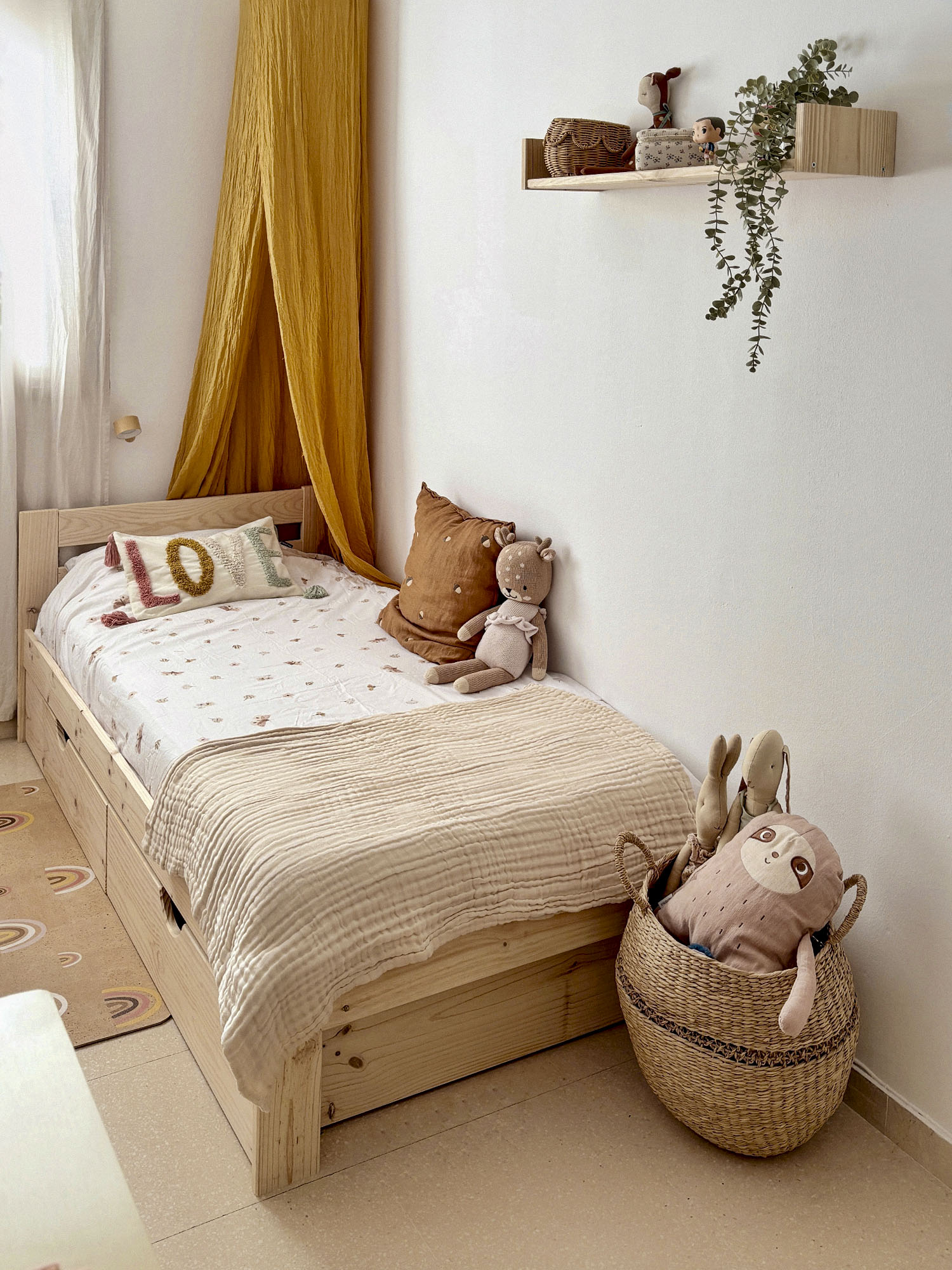 Shop the look by @xeniabj